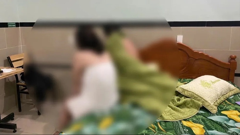 Cô gái bị bắt quả tang khi đang vui vẻ trong khách sạn với khách. Ảnh minh họa
