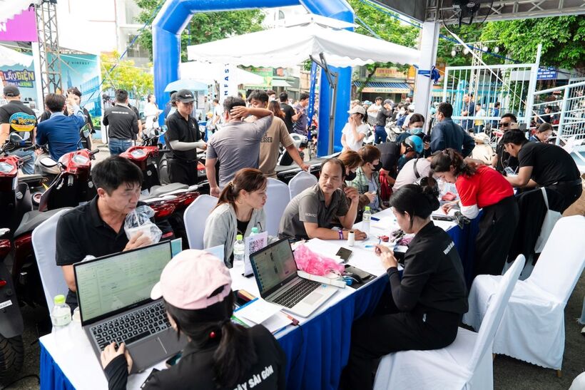 Các điểm tư vấn và đăng ký lái thử luôn trong tình trạng “full”