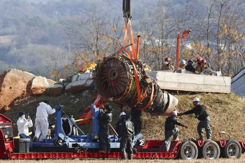 Hiện trường vụ tai nạn máy bay ở Hàn Quốc, 179 người thiệt mạng. Ảnh: Koreatimes
