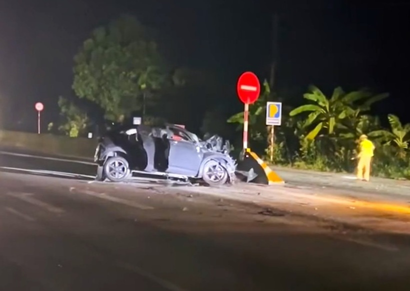 Hiện trường vụ tai nạn giao thông ở Hà Tĩnh, thầy giáo và con gái tử vong thương tâm. Ảnh: Tuổi Trẻ