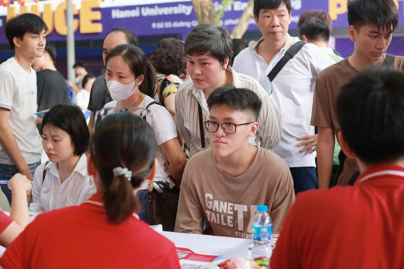 Học viện Công nghệ Bưu chính Viễn thông công bố điểm sàn 2025, có xét tổ hợp X06, X26. Ảnh minh họa