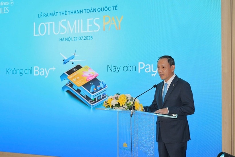 Tổng giám đốc Vietnam Airlines, ông Lê Hồng Hà phát biểu tại lễ ra mắt thẻ thanh toán quốc tế Lotusmiles Pay.