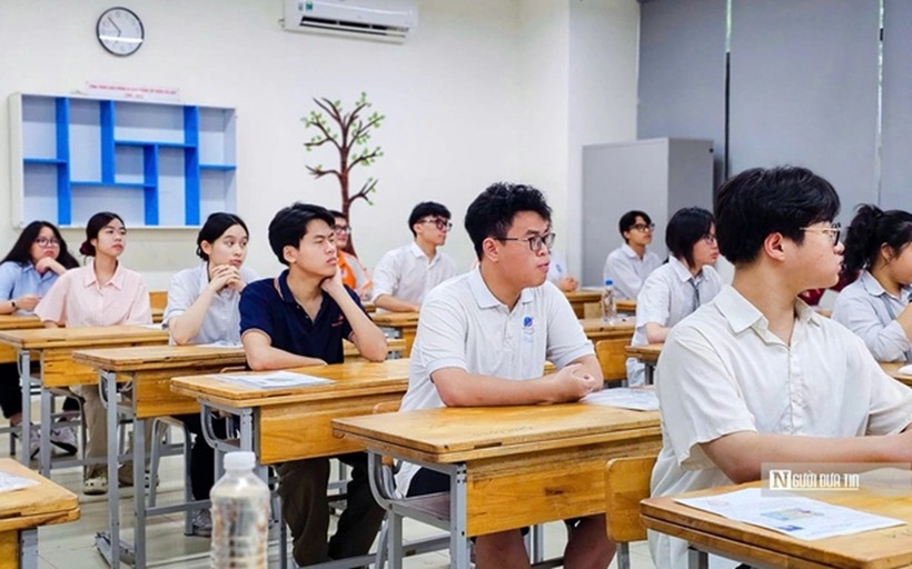 Điểm sàn nhiều ngành "hot" giảm sâu. Ảnh: NĐT