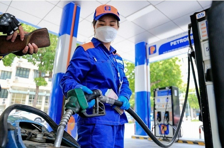 Giá xăng chiều nay dự báo được điều chỉnh giảm. (Ảnh minh họa: VTC News)