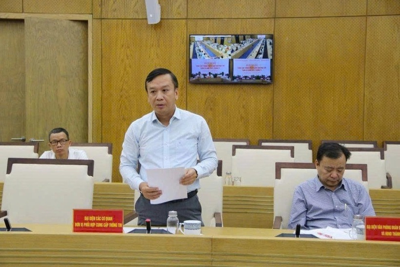 Ông Uông Minh Long thông tin tại cuộc họp báo. Ảnh: Dân trí