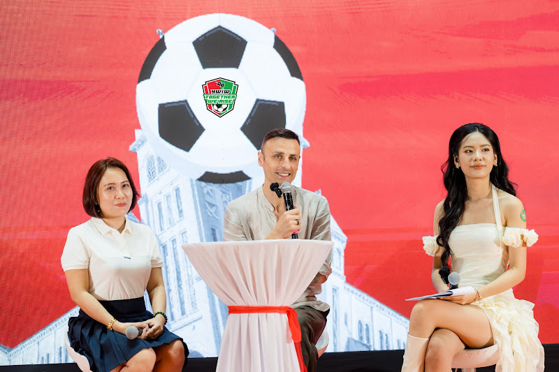 Dimitar Berbatov tái ngộ fan Việt tại sự kiện “Together We Rise” - 1