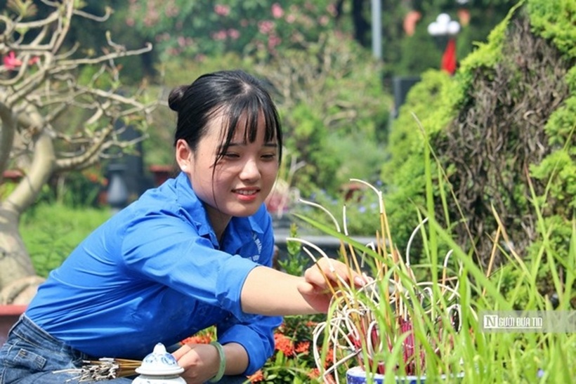 Đoàn Thanh niên Hội Luật gia Việt Nam dâng hương tưởng nhớ các anh hùng liệt sĩ nhân dịp 27/7 - 5