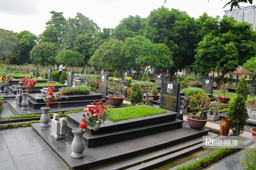 Đoàn Thanh niên Hội Luật gia Việt Nam dâng hương tưởng nhớ các anh hùng liệt sĩ nhân dịp 27/7 - 10