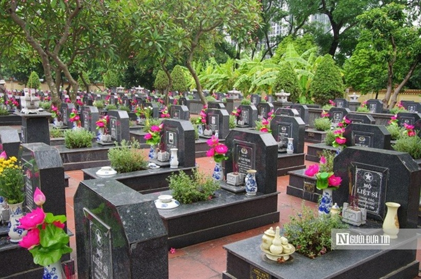 Máu xương của các thế hệ anh hùng đã ngã xuống vì độc lập, tự do của dân tộc là nền móng dựng xây non sông gấm vóc, khơi dậy lý tưởng sống cao đẹp cho các thế hệ mai sau.