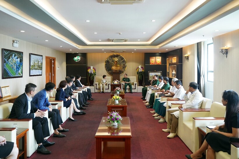 Toàn cảnh buổi ký kết ngày 22/7 tại Bệnh viện Quân y 175