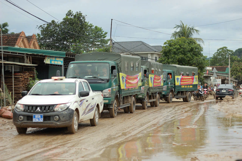 Trước ảnh hưởng của hoàn lưu bão số 3 gây ra, Trung đoàn CSCĐ Bắc Trung Bộ đã huy động 250 cán bộ, chiến sĩ cùng trang thiết bị, phương tiện hành quân về các xã miền núi ở Nghệ An hỗ trợ người dân vùng lũ.