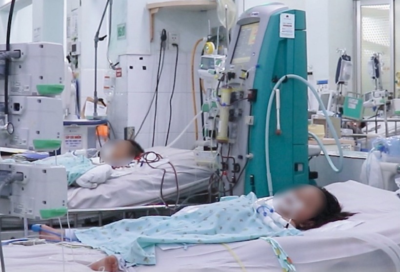 Bệnh nhi đang điều trị tại Bệnh viện Nhi Đồng 2 TP.HCM. Ảnh: Tiền Phong.