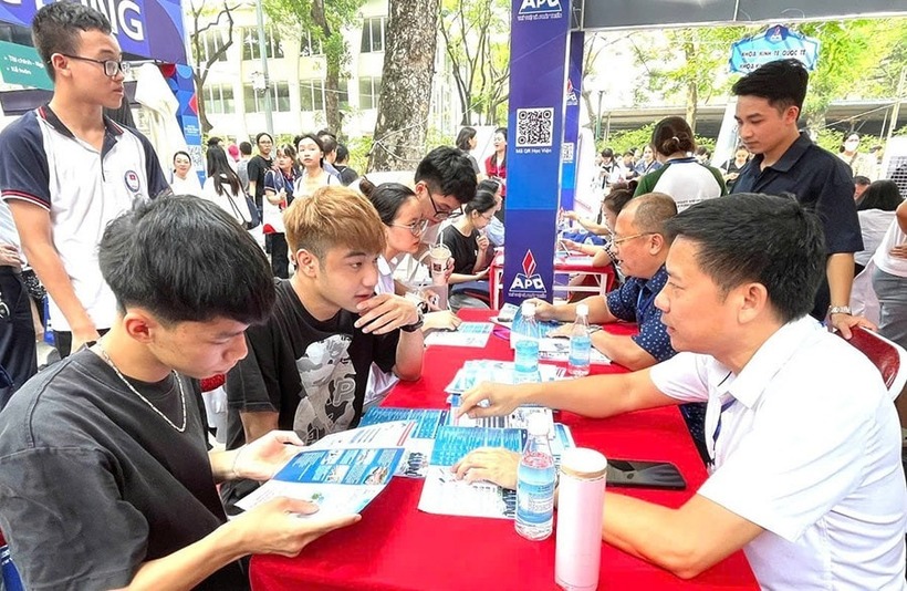 Thí sinh tham dự Ngày hội lựa chọn nguyện vọng năm 2025 tại Đại học Bách khoa Hà Nội.  Ảnh minh họa