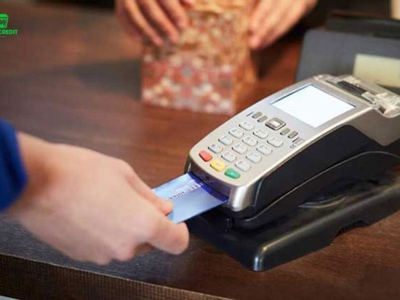 Thẻ tín dụng chắc chắn có mã PIN, nhưng nó không được sử dụng cho mọi giao dịch như thẻ ATM. Ảnh minh họa