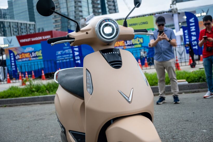 Cận cảnh “siêu phẩm” VinFast Evo Grand lần đầu xuất hiện tại “VinFast Xanh Fest Icon” - 8