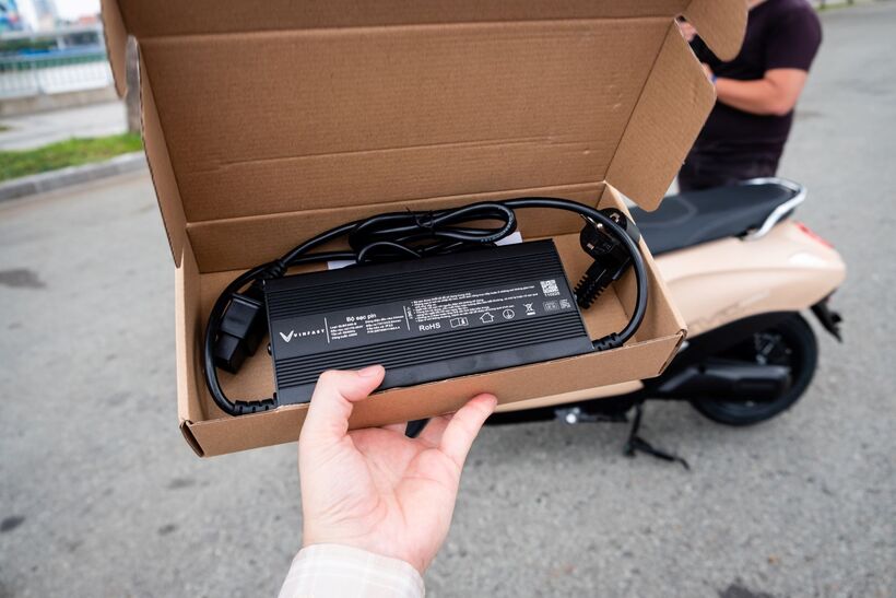 Cận cảnh “siêu phẩm” VinFast Evo Grand lần đầu xuất hiện tại “VinFast Xanh Fest Icon” - 9