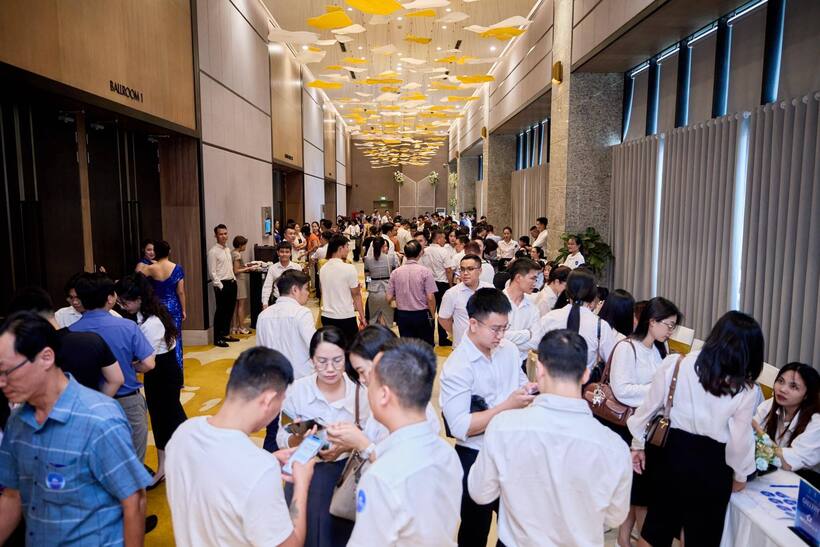 Không khí bùng nổ tại sự kiện “Signature Gallery: Triển lãm chất sống độc bản”