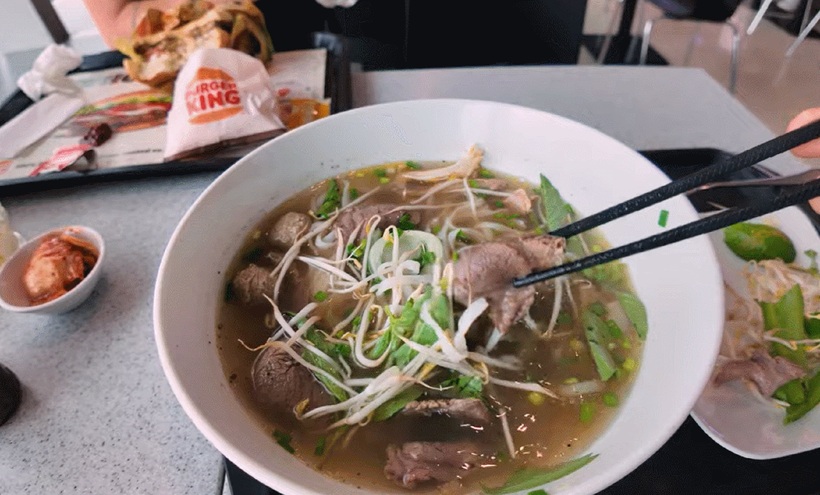 Món phở bò Wagyu. Ảnh cắt từ clip