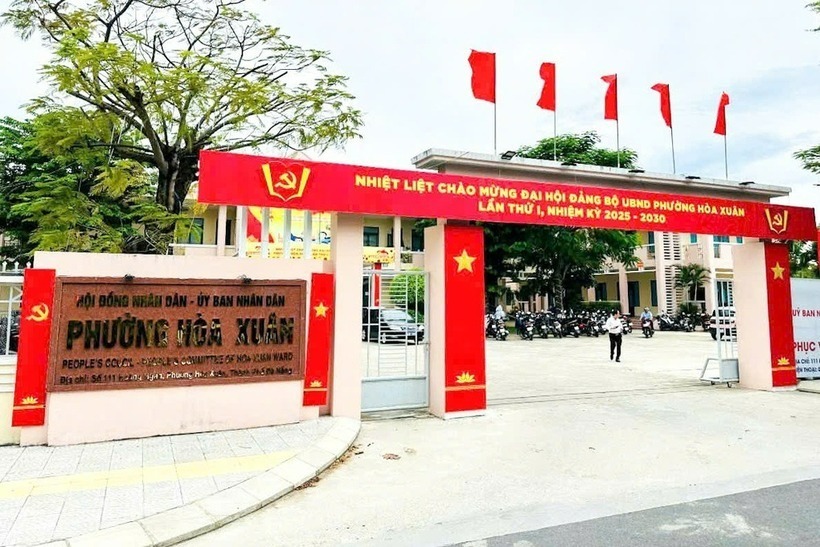 Phường Hòa Xuân ra thông báo tìm người thân cho bé gái. (Ảnh: VNN)