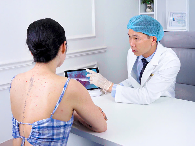 BS.CKI Nguyễn Ngọc Minh và hành trình 10 năm chữa lành cho hàng nghìn bệnh nhân viêm nang lông - 3