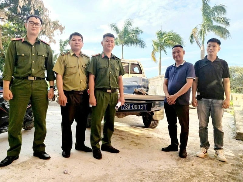 Trung tâm Cứu hộ, Bảo tồn và Phát triển sinh vật thuộc Vườn Quốc gia Phong Nha – Kẻ Bàng tiếp cận các cá thể. Ảnh: Dân Việt