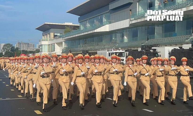 Công an Hà Nội hợp luyện diễu binh, diễu hành chuẩn bị cho Ngày hội vì Thủ đô bình yên, ra quân đảm bảo ANTT các ngày lễ lớn - 4