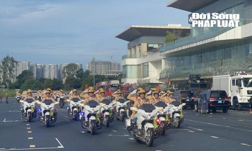 Công an Hà Nội hợp luyện diễu binh, diễu hành chuẩn bị cho Ngày hội vì Thủ đô bình yên, ra quân đảm bảo ANTT các ngày lễ lớn - 1