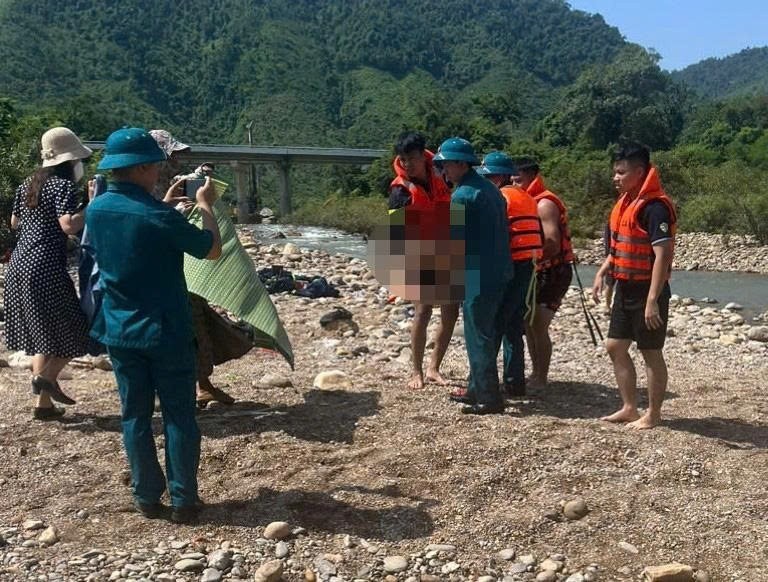 Thi thể 2 nạn nhân được tìm thấy. (Ảnh: Tiền phong)