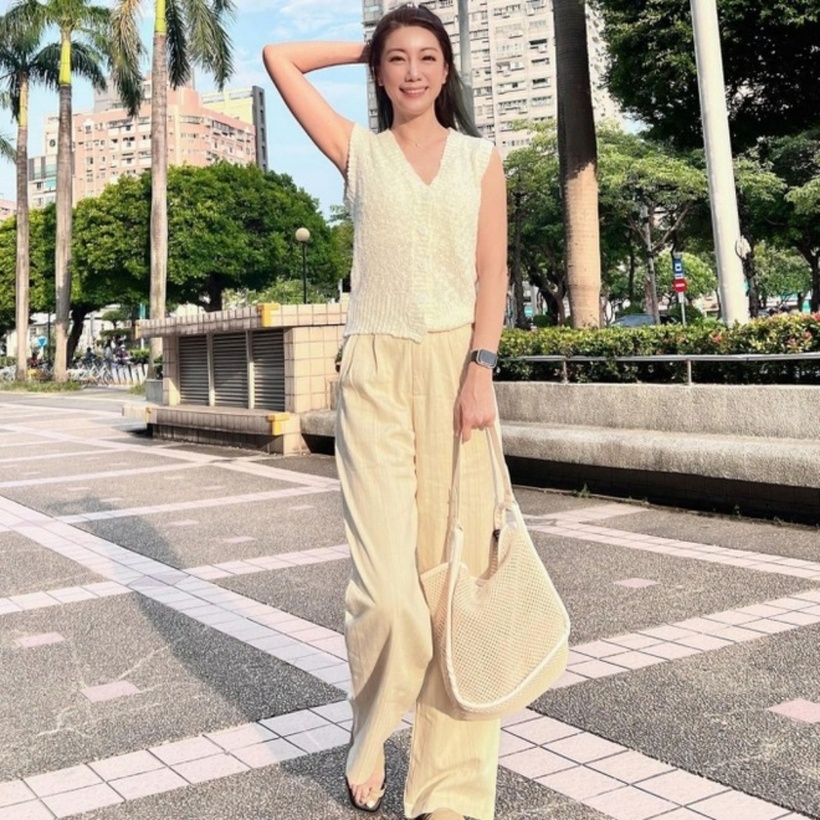 Nữ diễn viên vẫn duy trì được vẻ ngoài trẻ trung, sắc vóc cân đối và gợi cảm đáng ngưỡng mộ ở tuổi ngoài 40.
