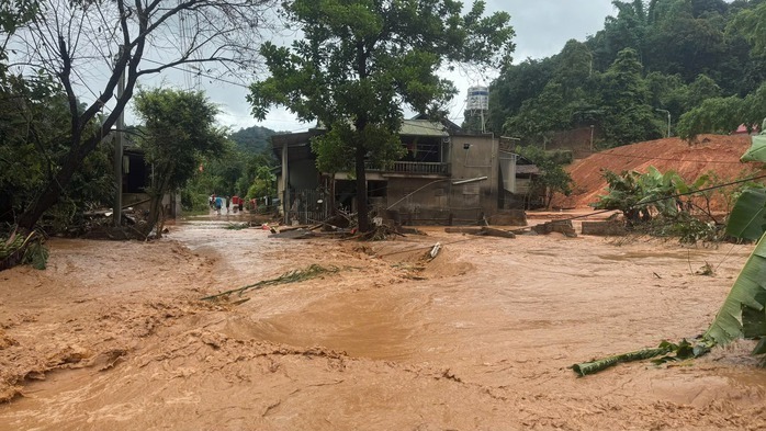 Mưa lớn kéo dài từ đêm 31/7 đến rạng sáng 1/8 đã gây lũ quét, sạt lở trên địa bàn nhiều xã ở Điện Biên. (Ảnh: Người lao động)