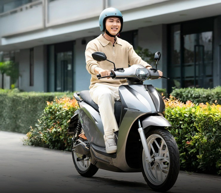 Top xe máy điện giá rẻ dùng pin lithium an toàn đang tại Việt Nam - 2
