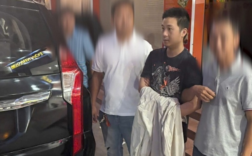 Huang Yue là thành viên của tổ chức tội phạm xuyên quốc gia chuyên lừa đảo chiếm đoạt tài sản bị Interpol phát lệnh truy nã đỏ. (Ảnh: Công an Khánh Hòa)