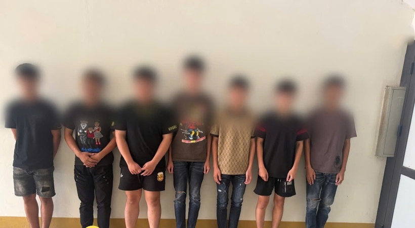 Nhóm đối tượng đi "bão" bị tạm giữ. Ảnh: PLO.