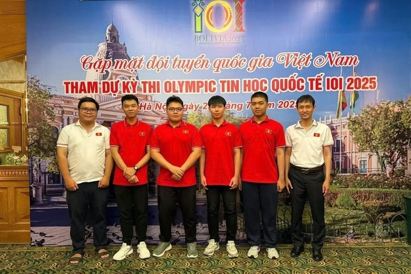4 học sinh Việt Nam giành huy chương Olympic Tin học quốc tế 2025.