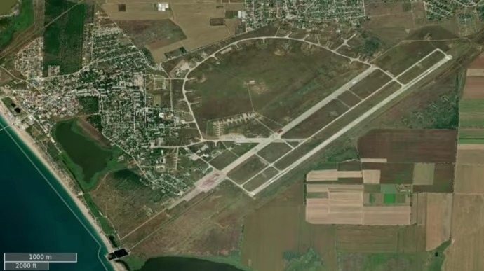 Ảnh vệ tinh chụp sân bay quân sự Saky. Ảnh: Pravda