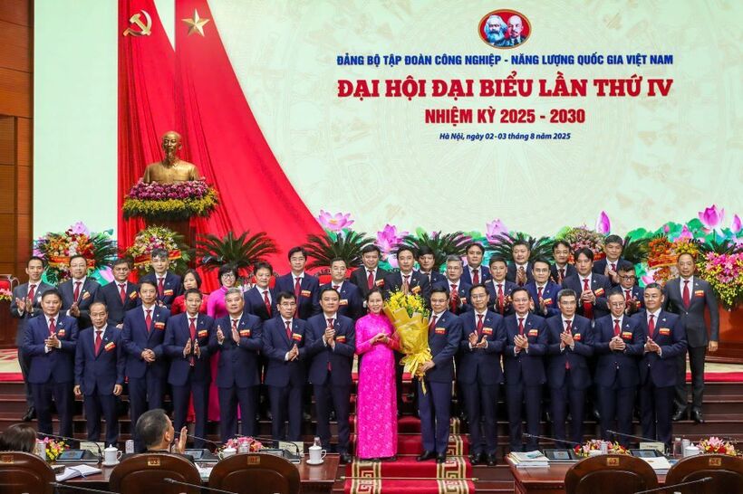 Ban Chấp hành Đảng bộ Tập đoàn Công nghiệp – Năng lượng Quốc gia Việt Nam khóa IV, nhiệm kỳ 2025 – 2030 ra mắt Đại hội