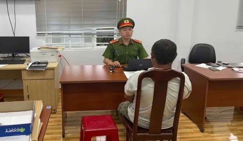 Công an làm việc với Nguyễn Văn Thân.