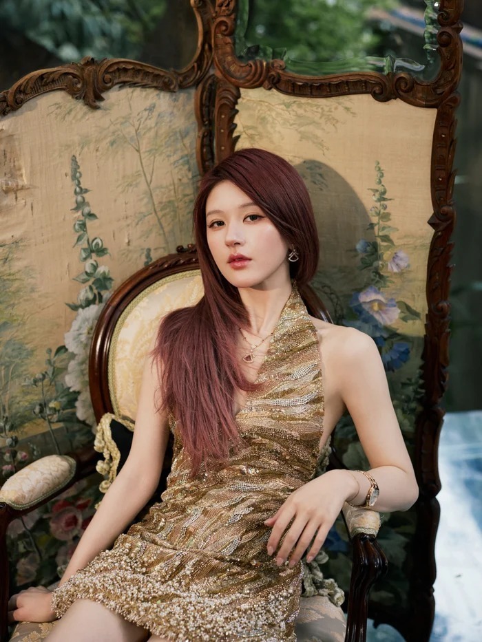 Triệu Lộ Tư công bố chính thức cắt đứt quan hệ hợp tác với Galaxy Cool Entertainment.