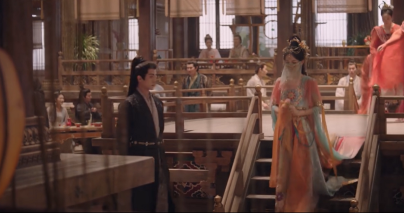 Tiêu Giác và Hòa Yến cùng xuất hiện tại tửu lâu.