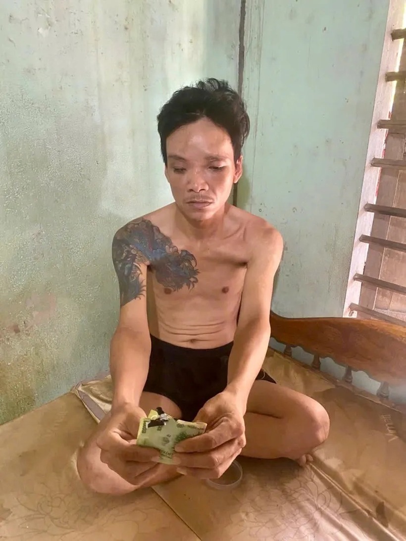 Hiếu "lé" là mắt xích quan trọng trong đường dây cung cấp ma túy. Ảnh: PLO.