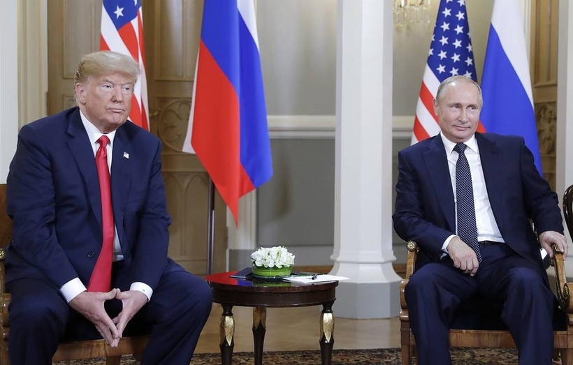 Tổng thống Mỹ Donald Trump (bên trái) và Tổng thống Nga Vladimir Putin. Ảnh: Tass