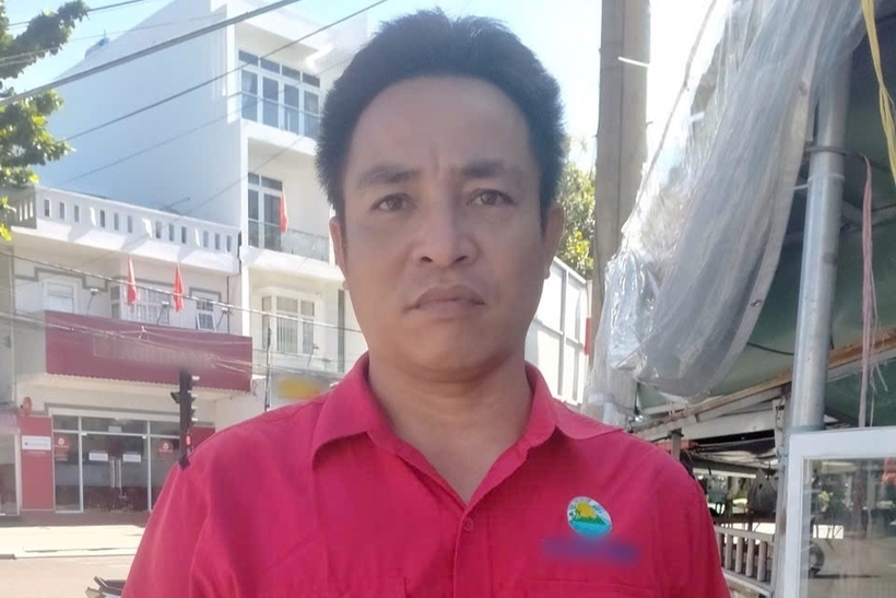 Tài xế Lê Văn Tí Hon - một trong 3 người cứu cháu bé. Ảnh: Dân Trí