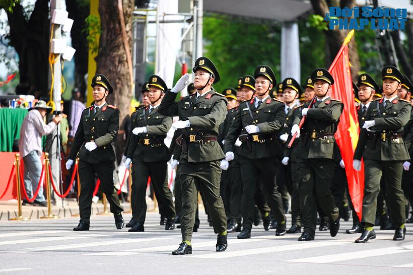 Mãn nhãn màn diễu hành, biểu diễn võ thuật của Công an Hà Nội trong Ngày hội vì Thủ đô bình yên - 9