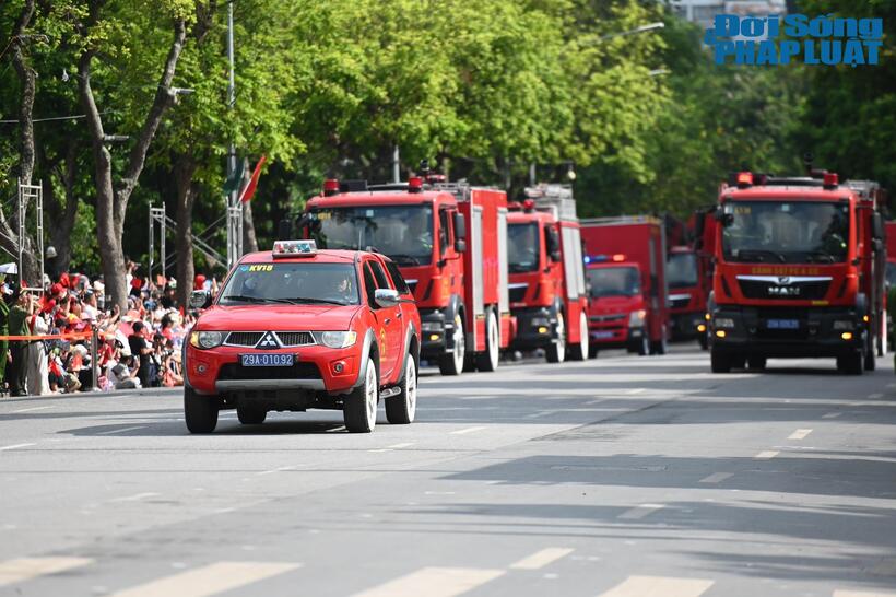 Mãn nhãn màn diễu hành, biểu diễn võ thuật của Công an Hà Nội trong Ngày hội vì Thủ đô bình yên - 16