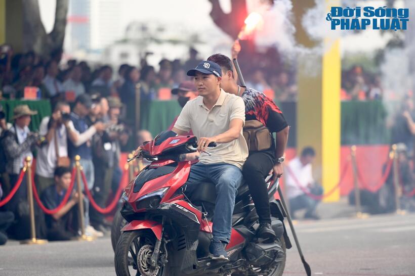 Mãn nhãn màn diễu hành, biểu diễn võ thuật của Công an Hà Nội trong Ngày hội vì Thủ đô bình yên - 22