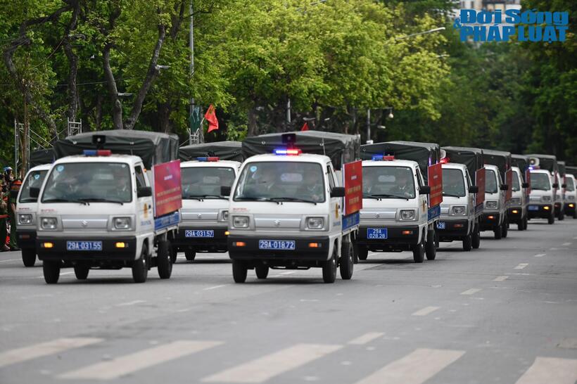 Mãn nhãn màn diễu hành, biểu diễn võ thuật của Công an Hà Nội trong Ngày hội vì Thủ đô bình yên - 19