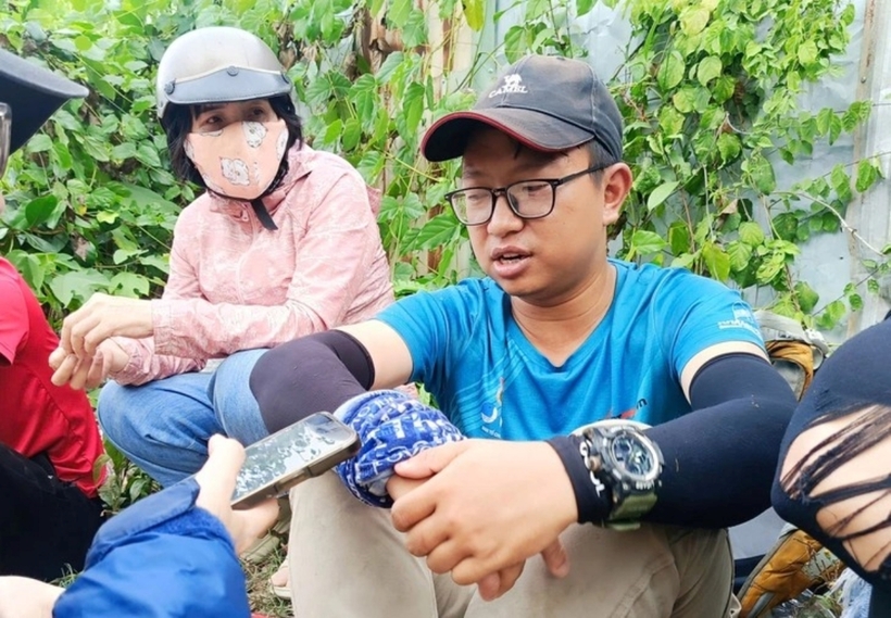 Anh Hoàng Anh Dũng kể lại quá trình tìm kiếm nam thanh niên. Ảnh: Tuổi Trẻ Online