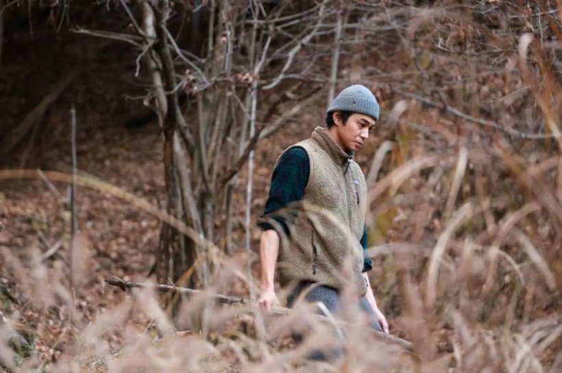 Nam diễn viên sống ẩn dật trên núi sau bê bối tình cảm.