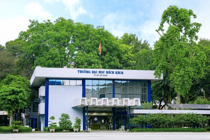 Trường Đại học Bách khoa TP.HCM.