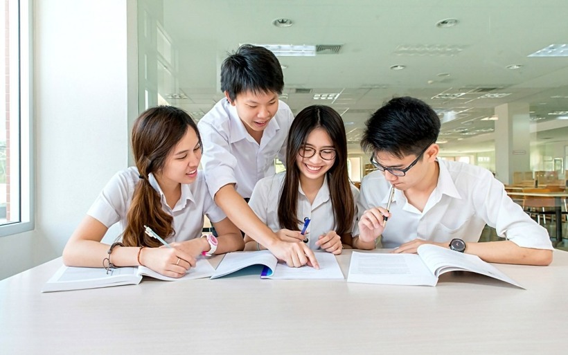 Sau khi biết điểm chuẩn, tất cả thí sinh trúng tuyển (kể cả thí sinh trúng tuyển thẳng) phải xác nhận nhập học trên hệ thống.